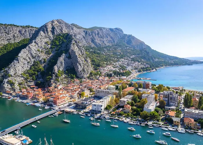 B2b With Heated Pool And Panoramic Sea Views Omiš