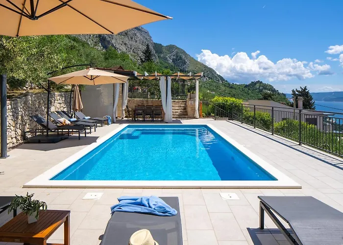 Villa B2b With Heated Pool And Panoramic Sea Views Omiš