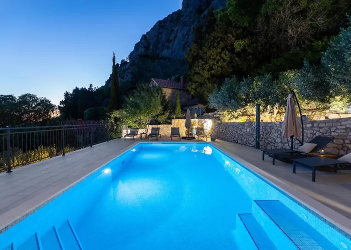 B2b With Heated Pool And Panoramic Sea Views Villa Omiš