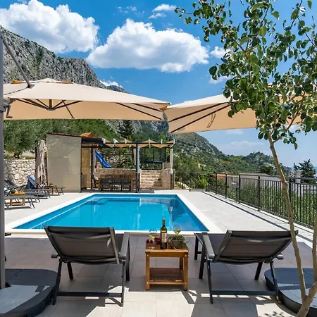 B2b With Heated Pool And Panoramic Sea Views Villa Omis