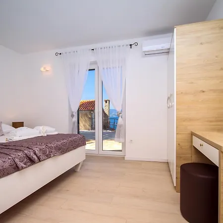 B2b With Heated Pool And Panoramic Sea Views Villa Omis