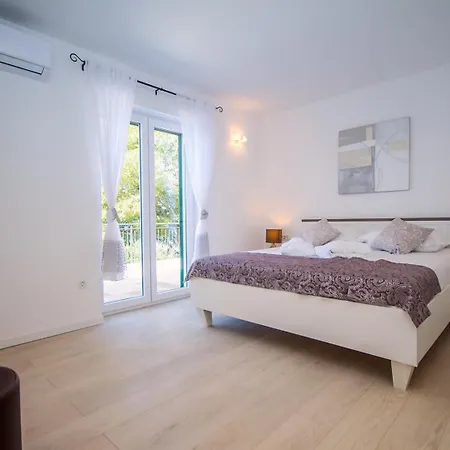 B2b With Heated Pool And Panoramic Sea Views Villa Omis