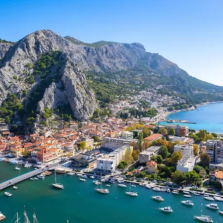 B2b With Heated Pool And Panoramic Sea Views Omiš