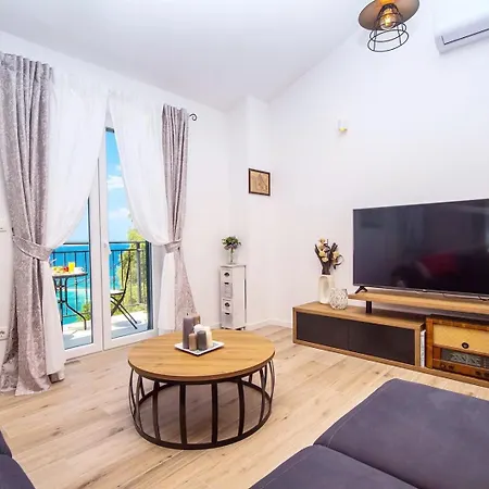 B2b With Heated Pool And Panoramic Sea Views Villa Omis