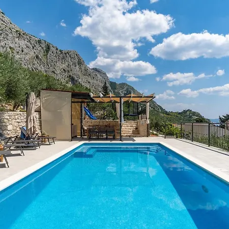 B2b With Heated Pool And Panoramic Sea Views