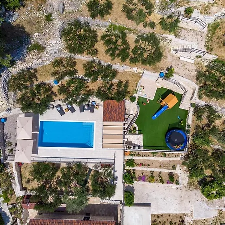 B2b With Heated Pool And Panoramic Sea Views * Omis