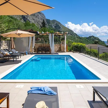Willa B2b With Heated Pool And Panoramic Sea Views Omiš