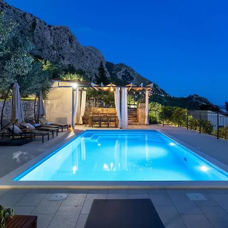 B2b With Heated Pool And Panoramic Sea Views * Omis