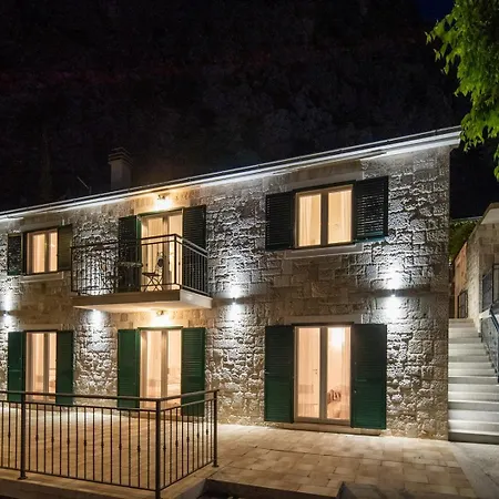 B2b With Heated Pool And Panoramic Sea Views Villa