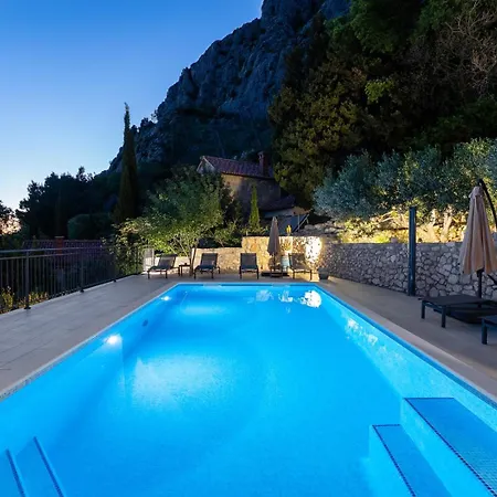 B2b With Heated Pool And Panoramic Sea Views Willa Omiš