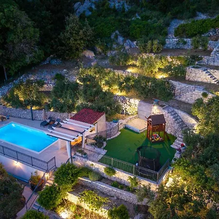 Villa B2b With Heated Pool And Panoramic Sea Views