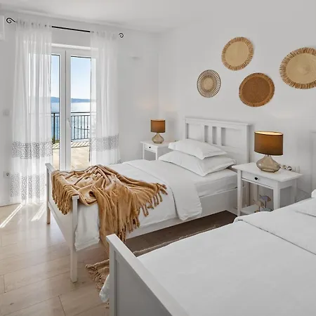 Villa B2b With Heated Pool And Panoramic Sea Views *