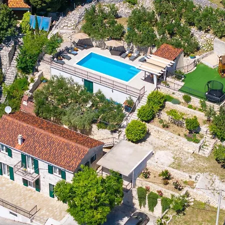 B2b With Heated Pool And Panoramic Sea Views *