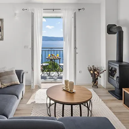 B2b With Heated Pool And Panoramic Sea Views Omis