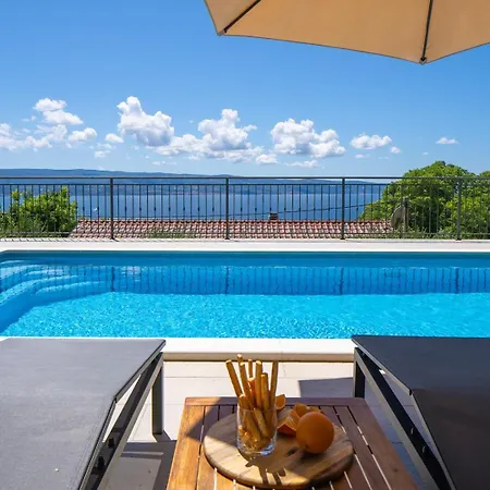 B2b With Heated Pool And Panoramic Sea Views * Omis