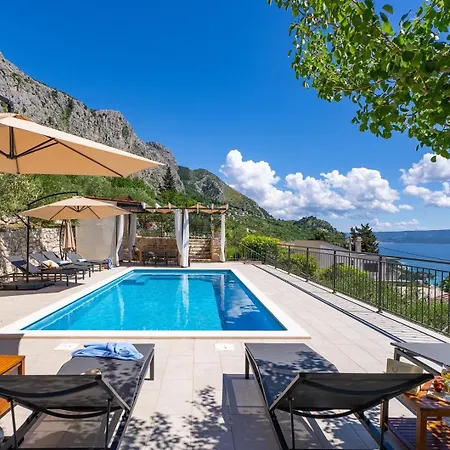 B2b With Heated Pool And Panoramic Sea Views Willa Omiš