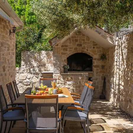 Willa B2b With Heated Pool And Panoramic Sea Views Omiš