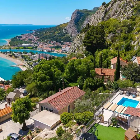 B2b With Heated Pool And Panoramic Sea Views Omiš