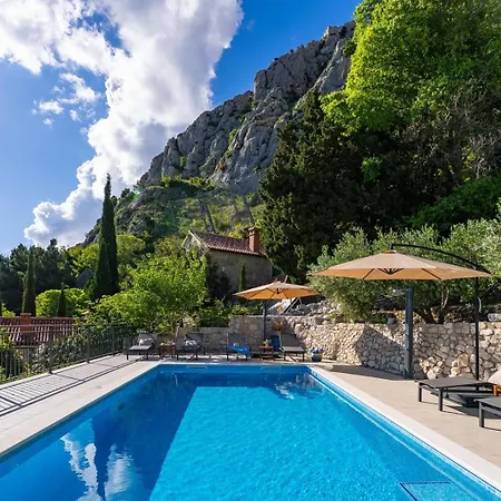 B2b With Heated Pool And Panoramic Sea Views Willa Omiš
